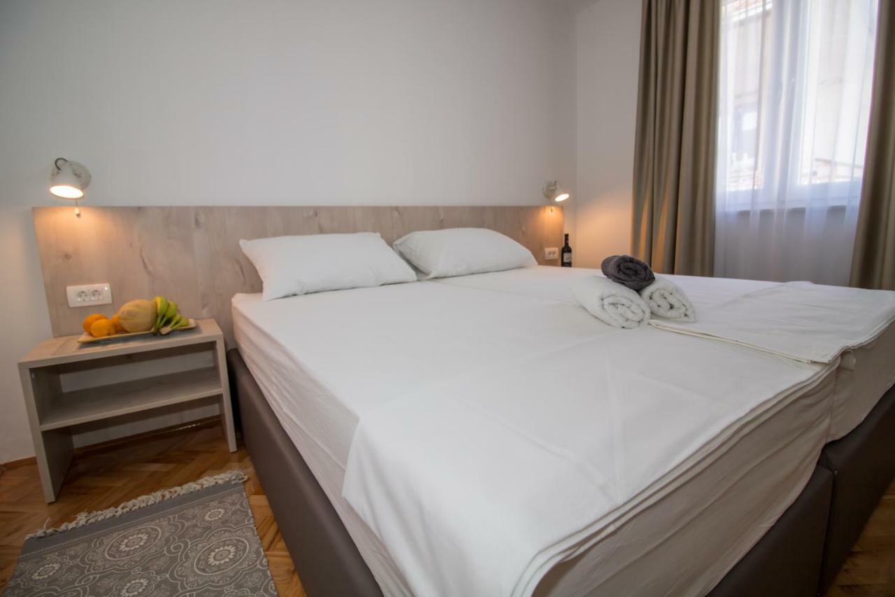 Ninas Apartments โมสตาร์ ภายนอก รูปภาพ