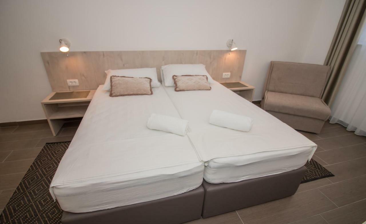 Ninas Apartments โมสตาร์ ภายนอก รูปภาพ