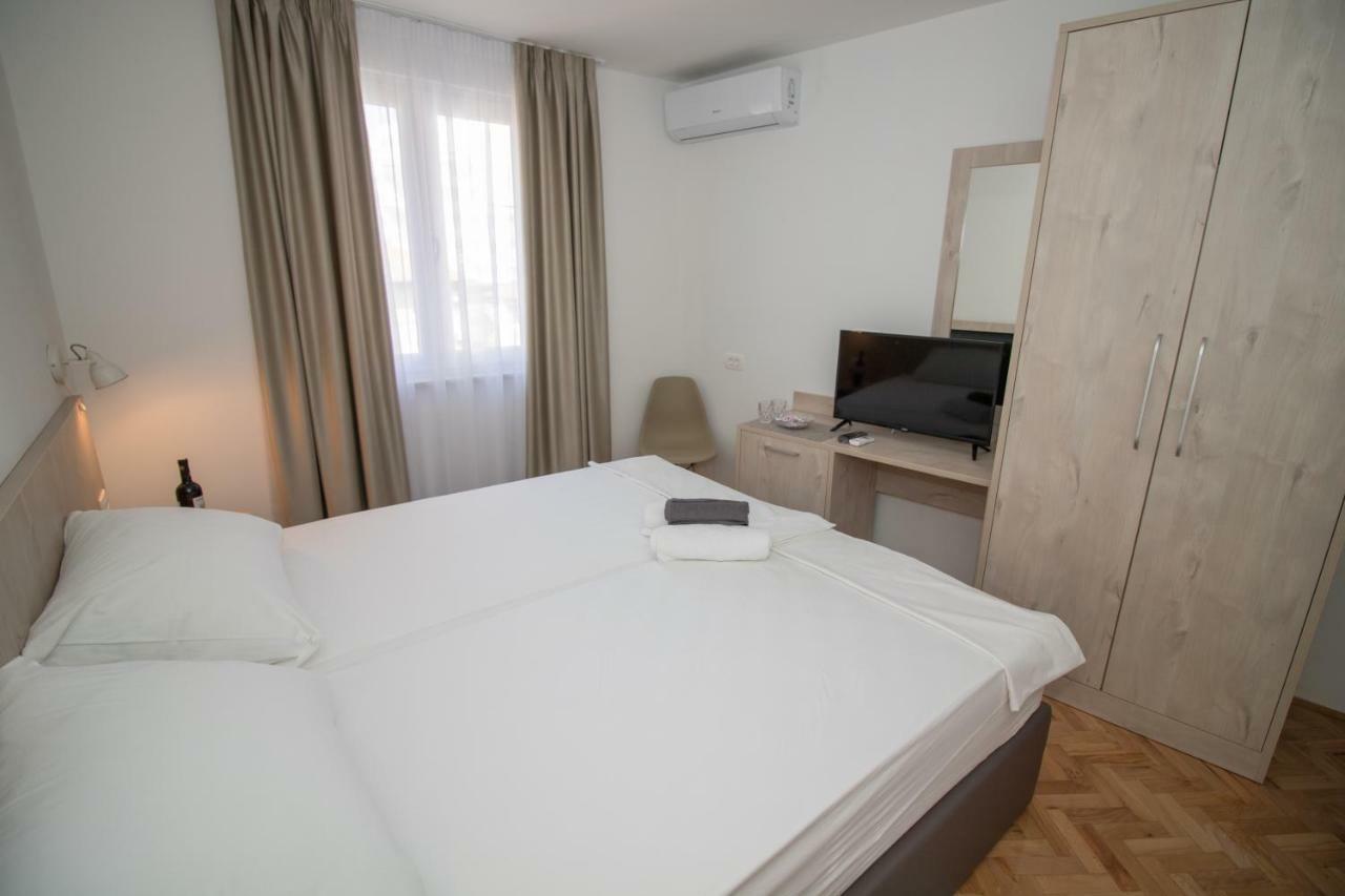 Ninas Apartments โมสตาร์ ภายนอก รูปภาพ